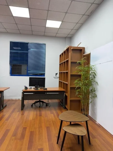 Tirane, jepet me qera zyre Kati 3, 46 m² 600 € (SHESHI WILLSON)