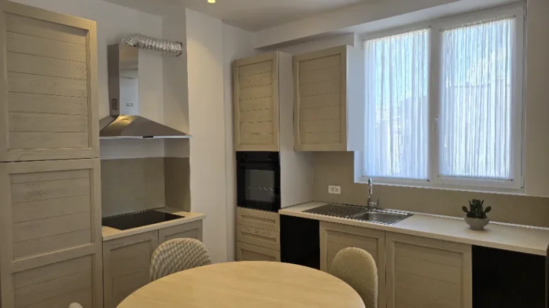 Tirane, jepet me qera apartament Kati 2, 76 m² 1.010 €