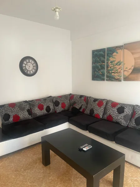 Tirane, jepet me qera 1+1 Kati 3, 60 m² 400 €
