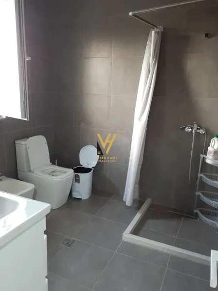 Tirane, jepet me qera apartament 3+1+Ballkon Kati 3, 115 m² 570 € (RRUGA E ELBASANIT)