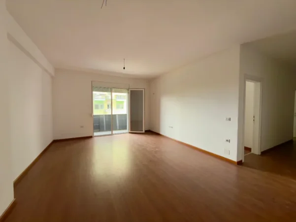 Tirane, jepet me qera apartament 2+1 Kati 2, 128 m² 600 € (21 Dhjetori)