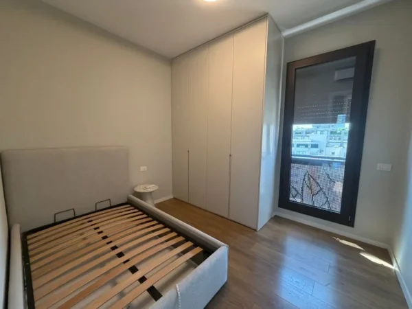 Tirane, jepet me qera apartament 2+1 Kati 8, 90 m² 1.600 € (Rruga e Barrikadave TERRA143160)