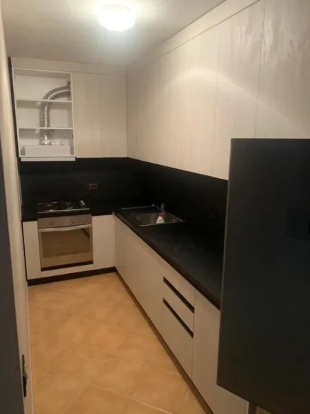 Tirane, jepet me qera apartament 1+1 Kati 5, 65 m² 450 € (Tregu Elektrik)