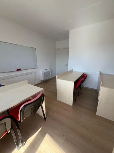Tirane, shitet ambjent biznesi Kati 1, 159 m² 318.200 € (Rruga Jordan Misja)