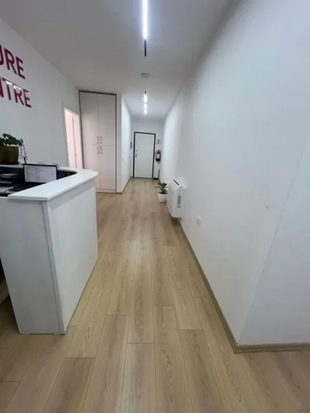 Tirane, shitet ambjent biznesi Kati 1, 159 m² 318.200 € (Rruga Jordan Misja)