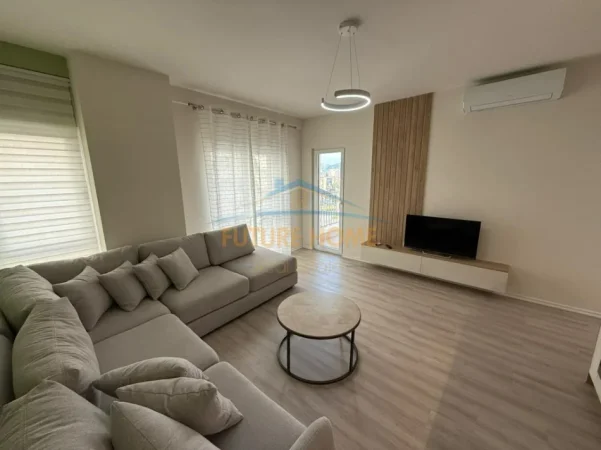 Tirane, jepet me qera apartament 1+1+Ballkon Kati 6, 650 € 