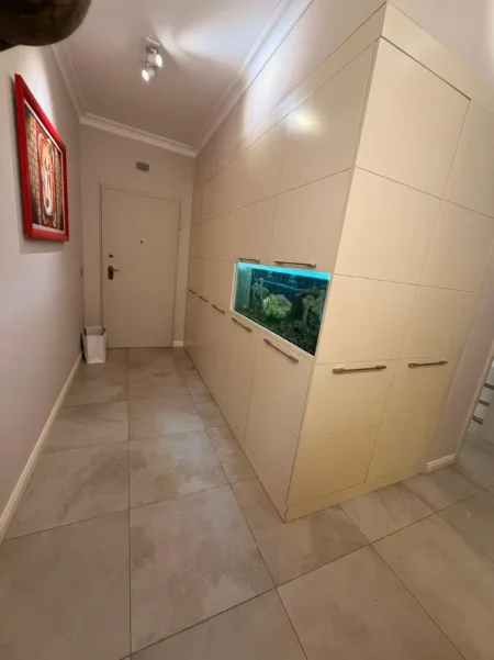 Tirane, jepet me qera apartament 2+1+Ballkon Kati 3, 100 m² 900 € 