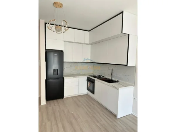 Tirane, jepet me qera apartament 2+1+Ballkon Kati 2, 93 m² 650 € 