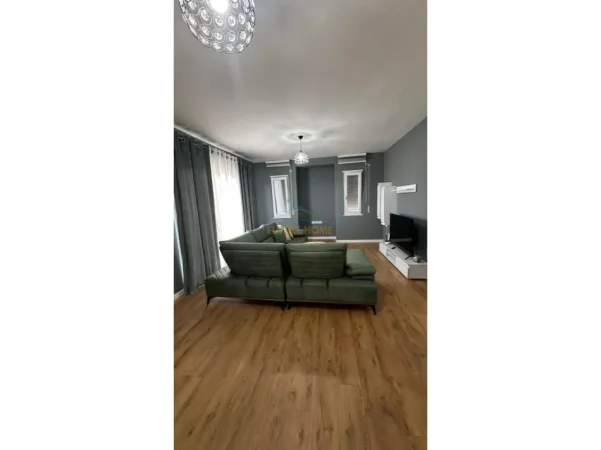 Tirane, jepet me qera 2+1+Ballkon Kati 3, 130 m² 800 € 