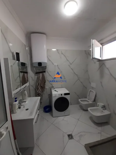 Tirane, jepet me qera Vile Vile 2 Katshe Kati 2, 160 m² 1.585 € 