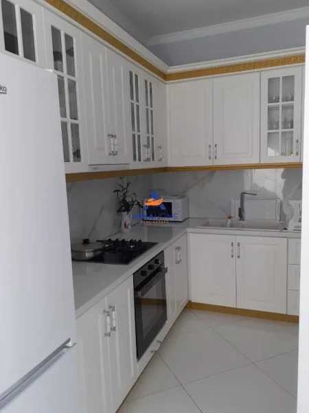 Tirane, jepet me qera Vile Vile 2 Katshe Kati 2, 160 m² 1.585 € 