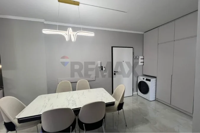 Vlore, shitet apartament 2+1 Kati 8, 93 m² 165.000 € (Rruga Lef Sallata, pran Shkolles se Muzikes, Vlore)