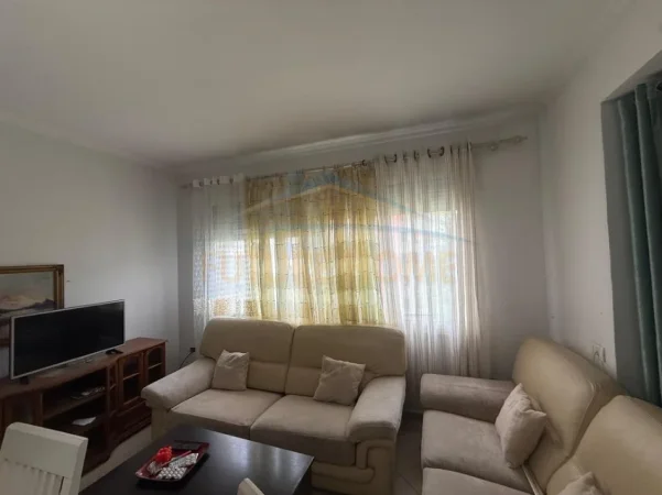 Tirane, Jepet me Qera apartament 2+1+Ballkon Kati 2, 74 m² (Fresk)