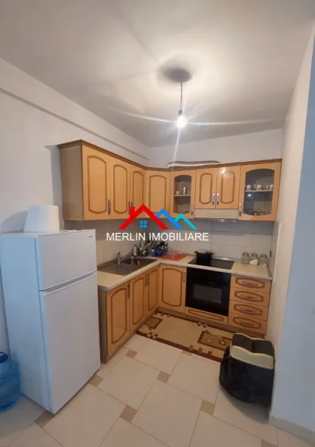 Tirane, jepet me qera apartament 2+1+Ballkon Kati 8, 100 m² 495 € (RRUGA 3 DESHMORET,YZBERISHT)