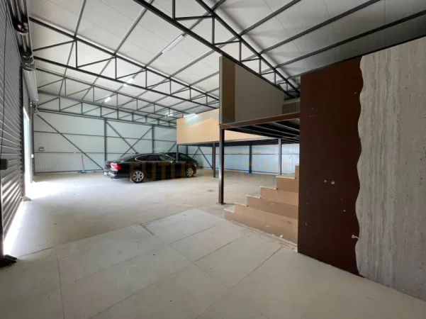 Tirane, jepet me qera magazine Kati 0, 270 m² 1.500 € (Tufine)