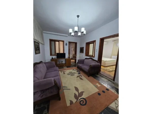 Tirane, jepet me qera apartament 3+1 Kati 1, 100 m² 500 € (Varri i Bamit Atrium143198)