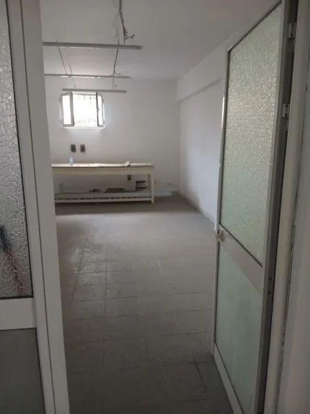 Tirane, jepet me qera ambjent biznesi Kati 0, 120 m² 1.000 € (rruga e elbasanit)