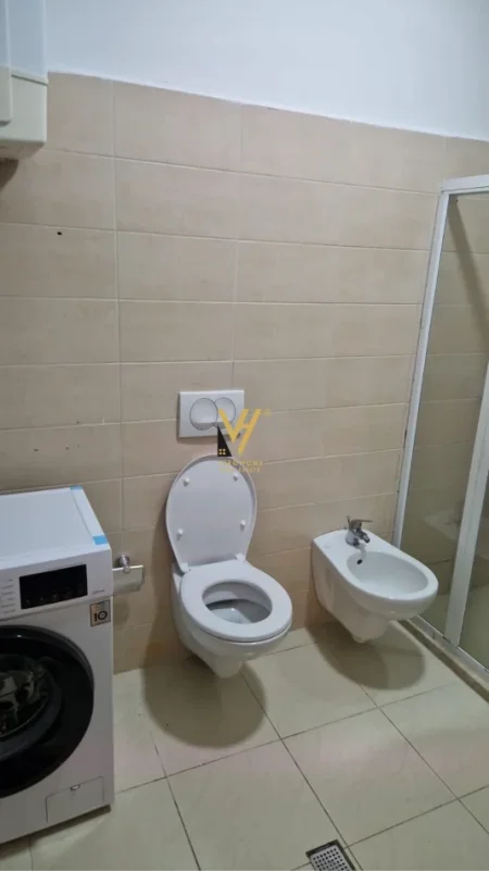 Tirane, jepet me qera apartament 1+1+Ballkon Kati 0, 60 m² 520 € (RRUGA E DIBRES)