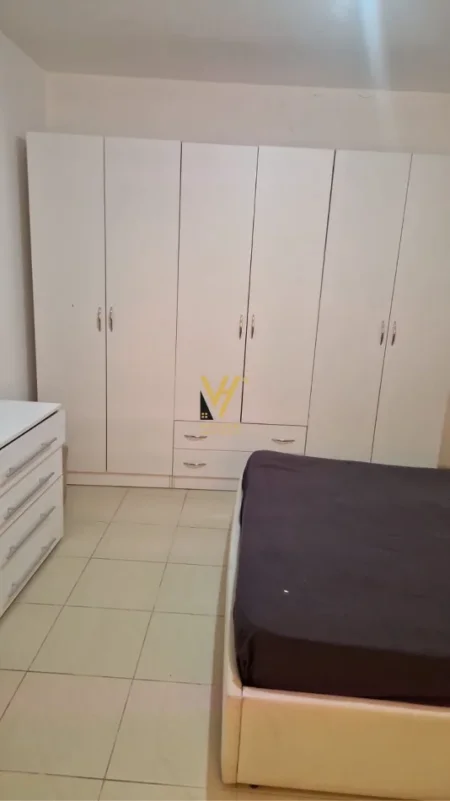 Tirane, jepet me qera apartament 1+1+Ballkon Kati 0, 60 m² 520 € (RRUGA E DIBRES)