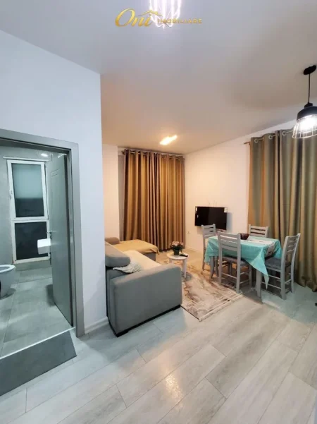 Tirane, jepet me qera apartament 1+1 Kati 2, 58 m² 670 € (KIKA 2)