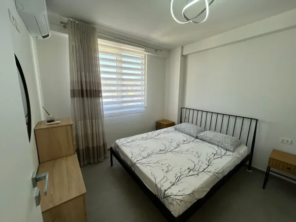 Tirane, jepet me qera apartament 1+1+Ballkon Kati 3, 83 m² 350 € (Kompleki Tom Doshit)