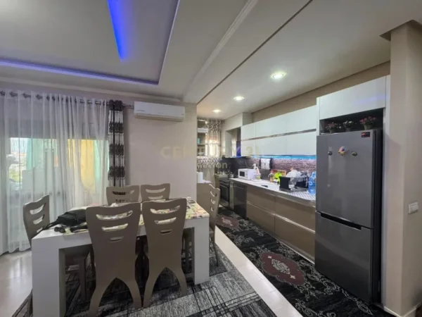 Tirane, shitet apartament 3+1 Kati 4, 155 m² 250.000 € (Astir Action143128)