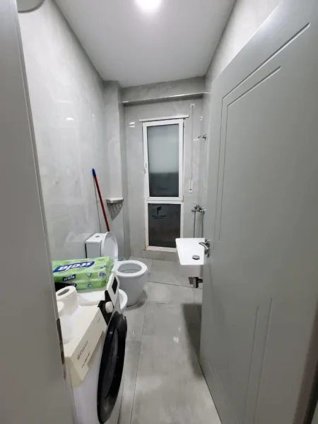 Tirane, jepet me qera apartament 1+1 Kati 2, 60 m² 670 € (KOMUNA E PARISIT)
