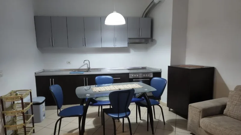 Tirane, jepet me qera apartament 1+1+Ballkon Kati 8, 71 m² 300.000 € (Loni Ligori residenza Rafaelo)