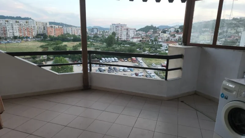 Tirane, jepet me qera apartament 1+1+Ballkon Kati 8, 71 m² 300.000 € (Loni Ligori residenza Rafaelo)
