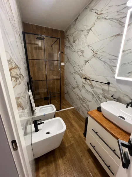 Shqiperi, jepet me qera ambjent biznesi Kati 2, 132 m² 1.450 € 