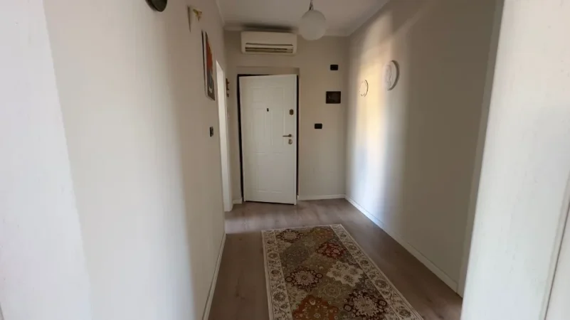 Tirane, shitet apartament 2+1+Ballkon Kati 4, 87 m² 200.000 € (Rruga Fortuzi)