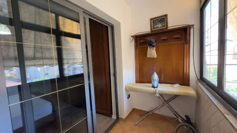 Tirane, shitet apartament 2+1+Ballkon Kati 4, 87 m² 200.000 € (Rruga Fortuzi)