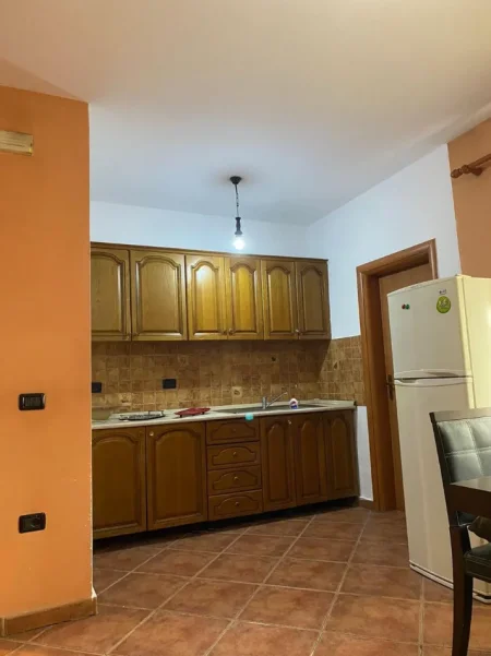 Tirane, jepet me qera apartament 1+1 Kati 5, 65 m² 550 € (RRUGA E ELBASANIT)