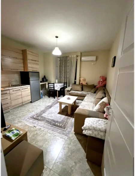 Tirane, jepet me qera apartament 1+1 Kati 6, 60 m² (ish fusha e aviacionit)