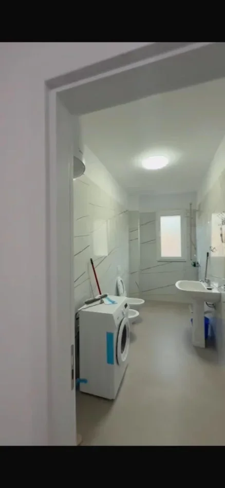Tirane, jepet me qera apartament 2+1 Kati 5, 115 m² 400 € (Paskuqan)
