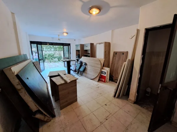 Tirane, shitet dyqan Kati 0, 26 m² 35.000 € (Rruga Don Bosko)