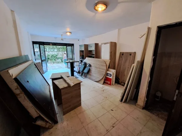 Tirane, shitet dyqan Kati 0, 26 m² 35.000 € (Rruga Don Bosko)