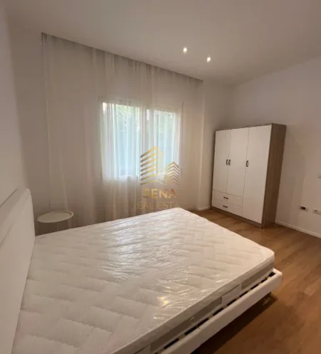Tirane, jepet me qera apartament 1+1 Kati 1, 65 m² 450 € (Ali Demi)