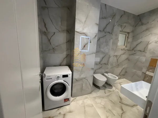 Tirane, jepet me qera apartament 1+1 Kati 1, 65 m² 450 € (Ali Demi)