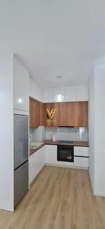 Tirane, jepet me qera apartament 2+1+Ballkon Kati 4, 90 m² 520 € (UNAZA E RE)