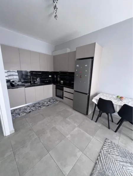 Tirane, jepet me qera apartament 2+1 Kati 7, (Brryli)