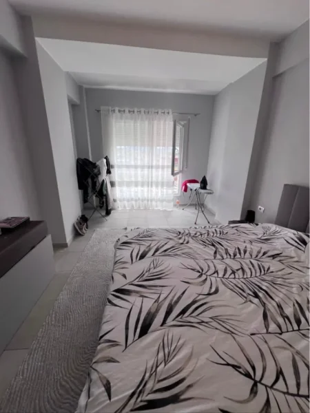 Tirane, jepet me qera apartament 2+1 Kati 7, (Brryli)