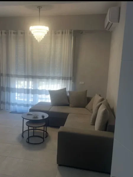 Tirane, jepet me qera apartament 2+1 Kati 7, (Brryli)