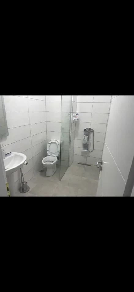 Tirane, jepet me qera apartament 2+1 Kati 7, (Brryli)