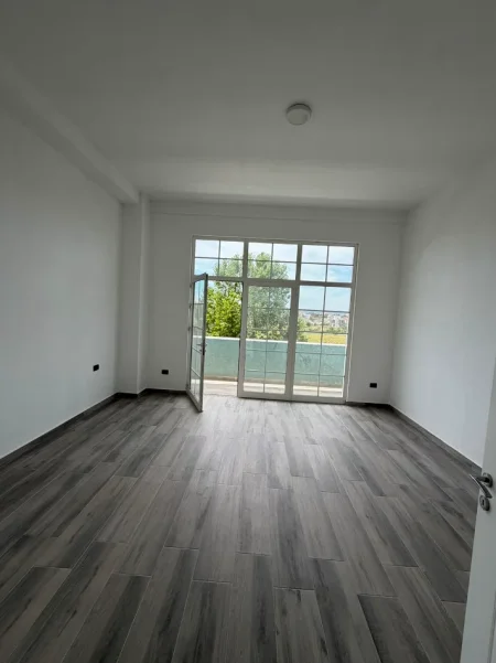 Tirane, jepet me qera apartament 4+1 Kati 2, 250 m² 700 € (Paskuqan)