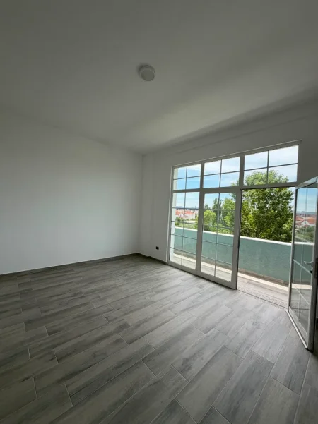 Tirane, jepet me qera apartament 4+1 Kati 2, 250 m² 700 € (Paskuqan)