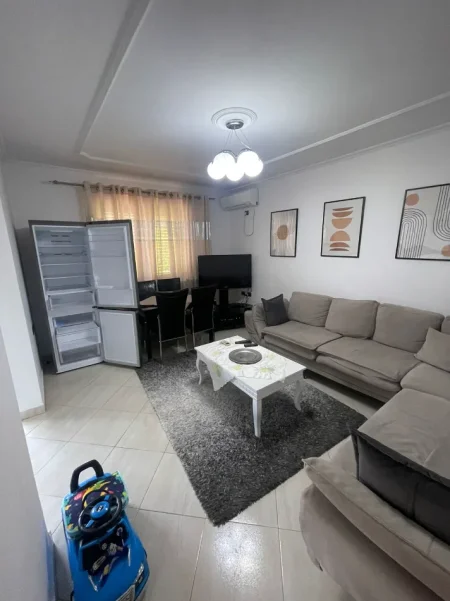 Tirane, jepet me qera apartament 2+1 Kati 2, 80 m² 525 € (rruga  egnatia)