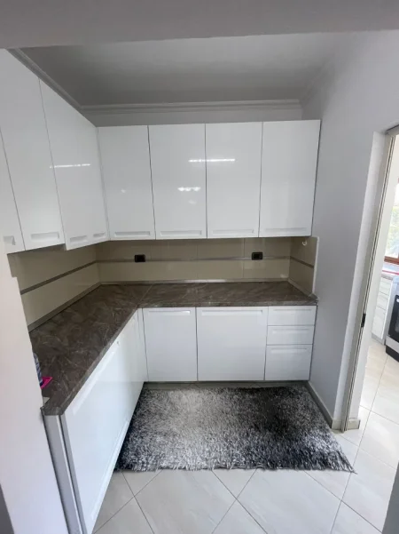 Tirane, jepet me qera apartament 2+1 Kati 2, 80 m² 525 € (rruga  egnatia)