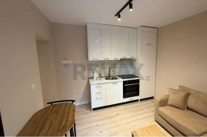 Tirane, jepet me qera apartament 1+1 Kati 1, 80 m² 470 € (oxhaku)
