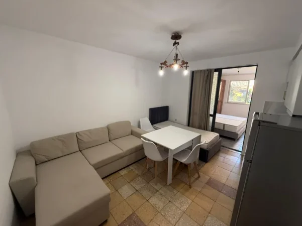 Tirane, jepet me qera apartament 1+1 Kati 5, 37000 lek (Brryli)